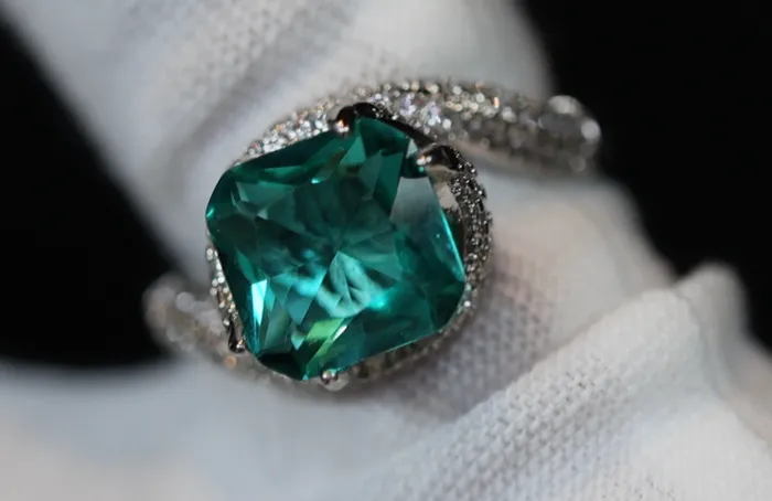 Lab Diamonds London Rings Green Diamond Ring