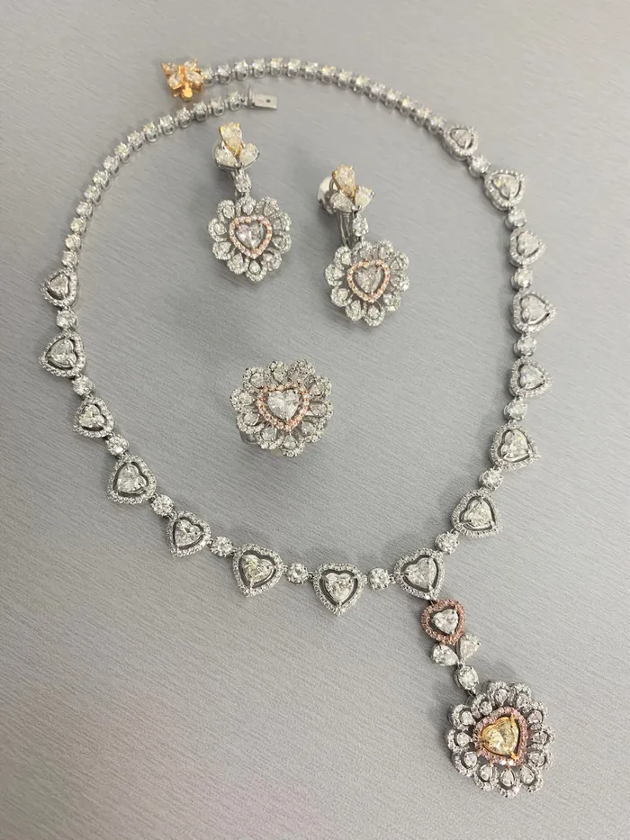 Necklaces Beauvince Amore Heart Diamond Necklace 2195 ct Diamonds in White Gold